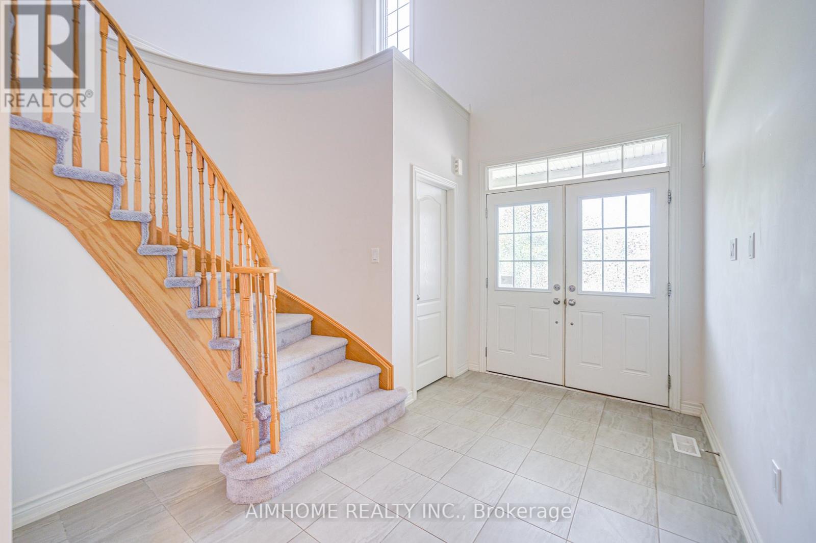 1161 Nugent Court, Oshawa, Ontario  L1K 0Y4 - Photo 3 - E12500598