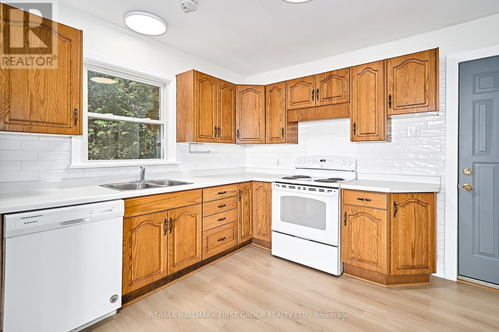 16 Ontoro Boulevard, Ajax, Ontario  L1Z 1X6 - Photo 12 - E12500638