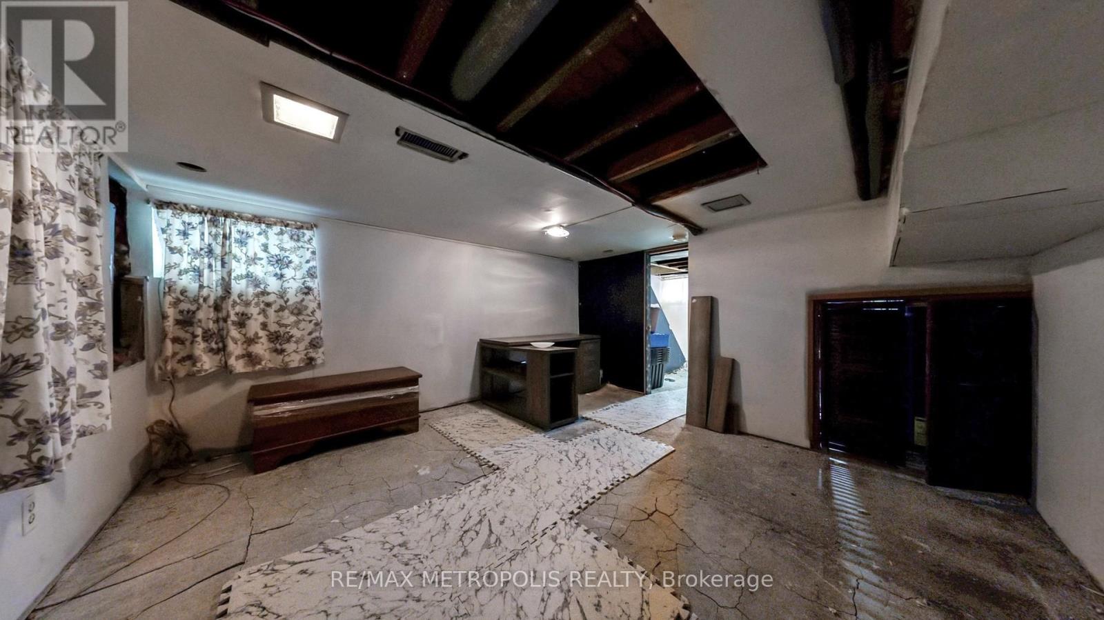 179 Coleman Avenue, Toronto, Ontario  M4C 1P9 - Photo 11 - E12500648