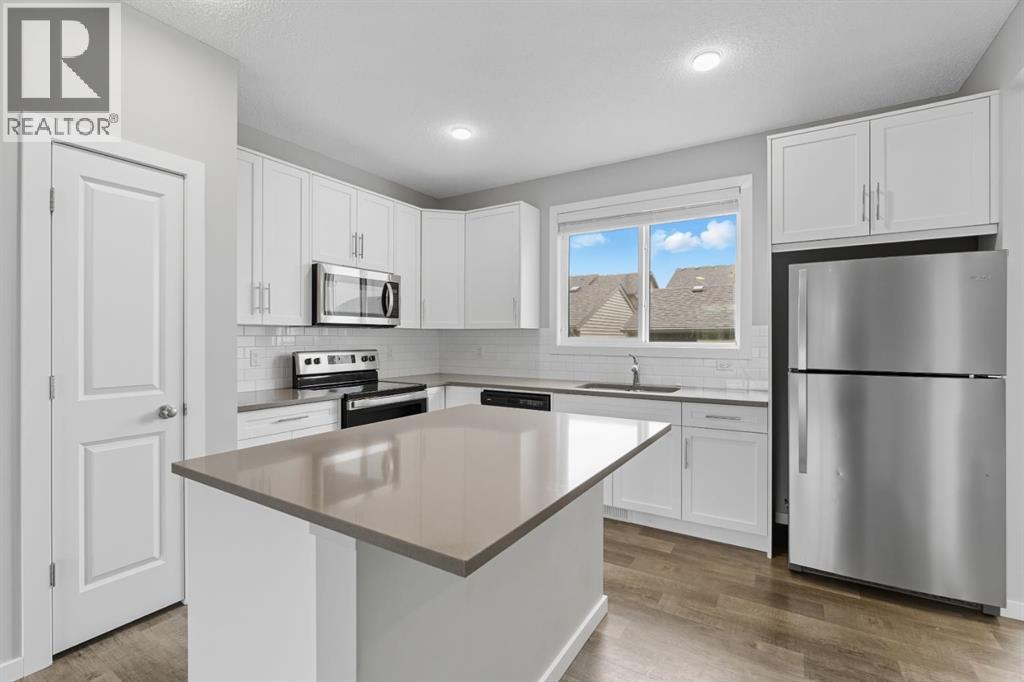 167 Highview Gate Se, Airdrie, Alberta  T4A 3L6 - Photo 4 - A2262364