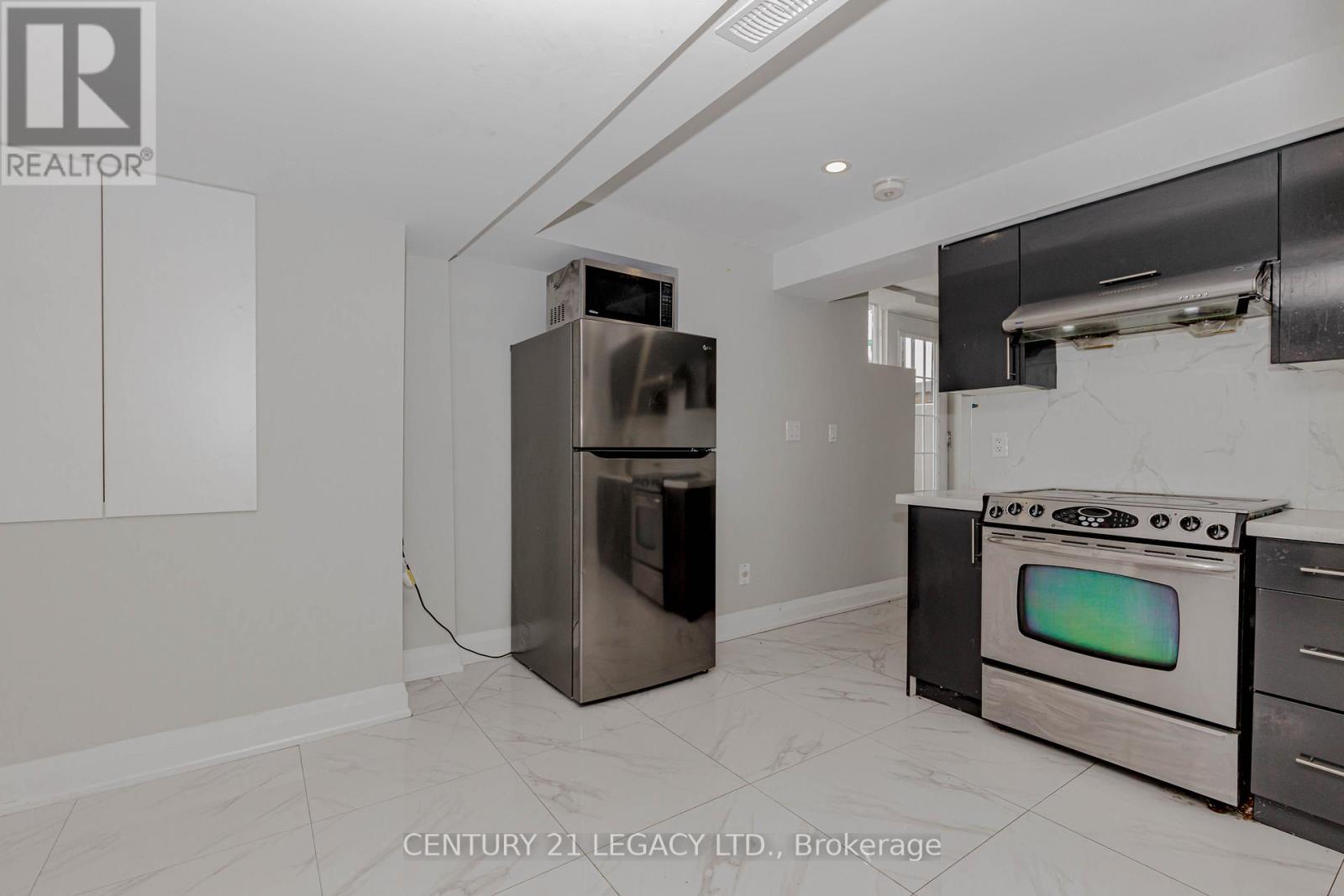 73 Brushwood Drive, Brampton, Ontario  L6Y 6J4 - Photo 35 - W12498524