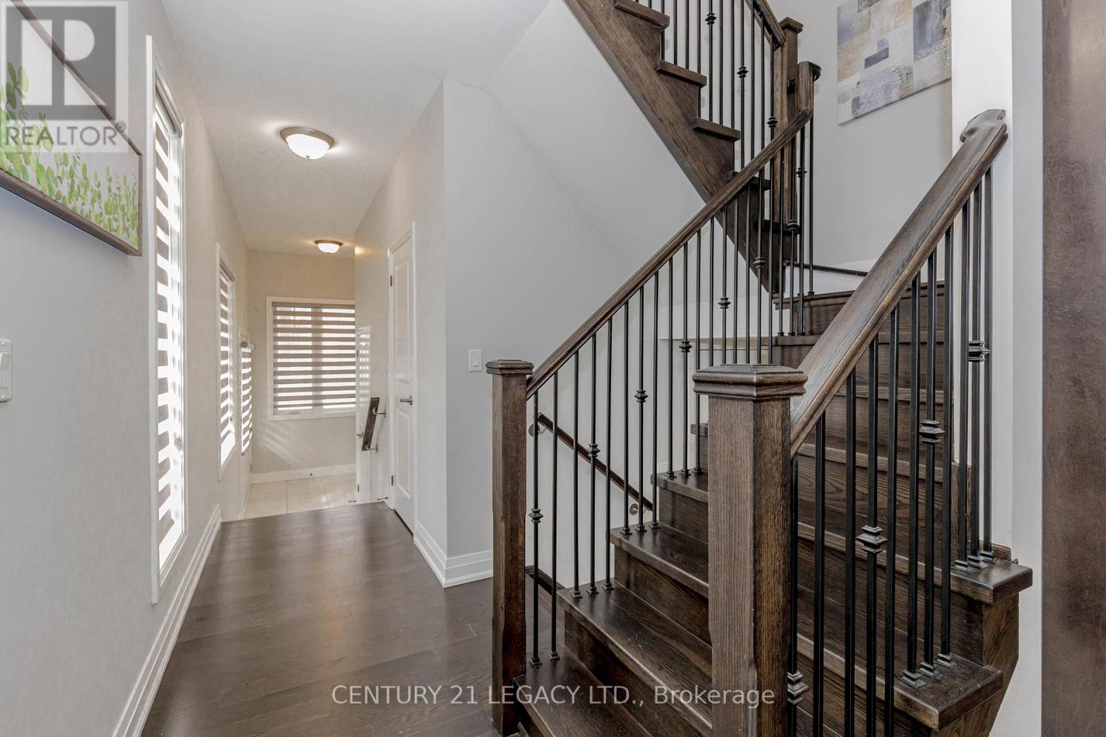 73 Brushwood Drive, Brampton, Ontario  L6Y 6J4 - Photo 6 - W12498524