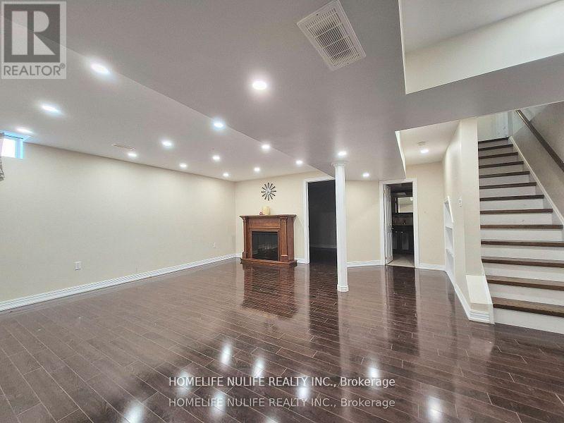 3866 Thomas Street, Mississauga, Ontario  L5M 7B1 - Photo 4 - W12500570