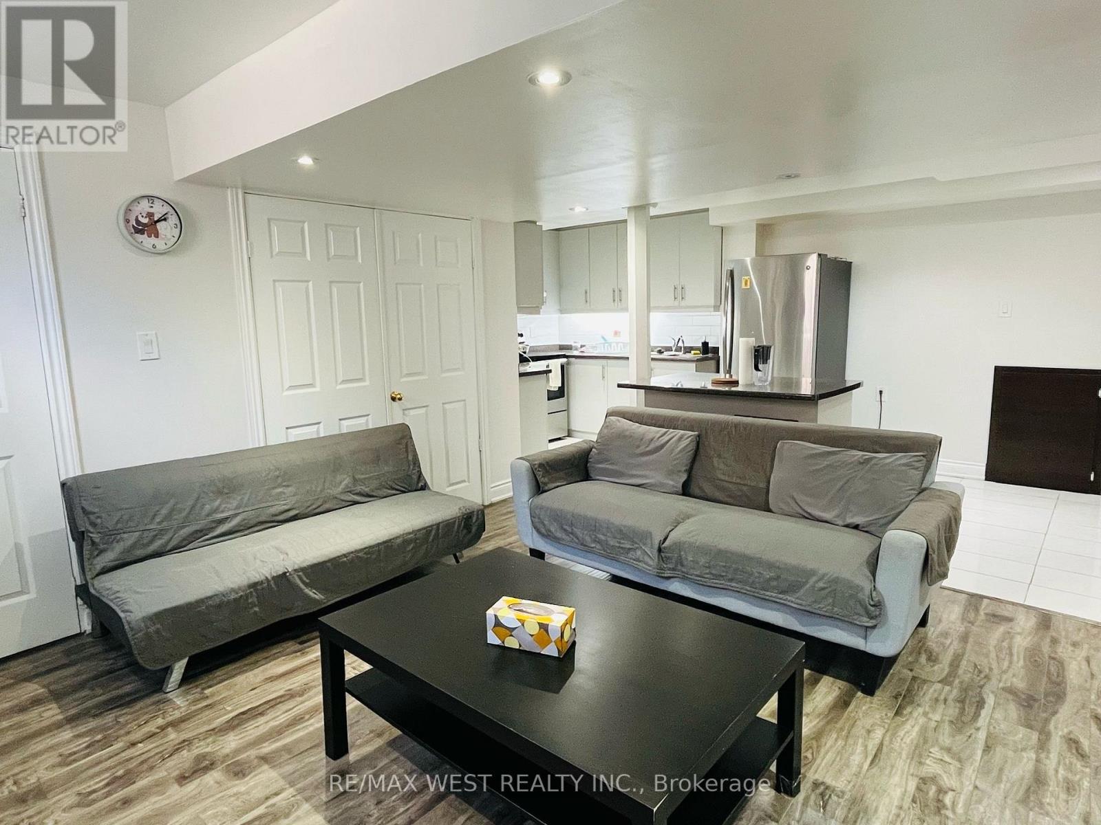 76 Lexington Road, Brampton, Ontario  L6P 2B1 - Photo 2 - W12500584