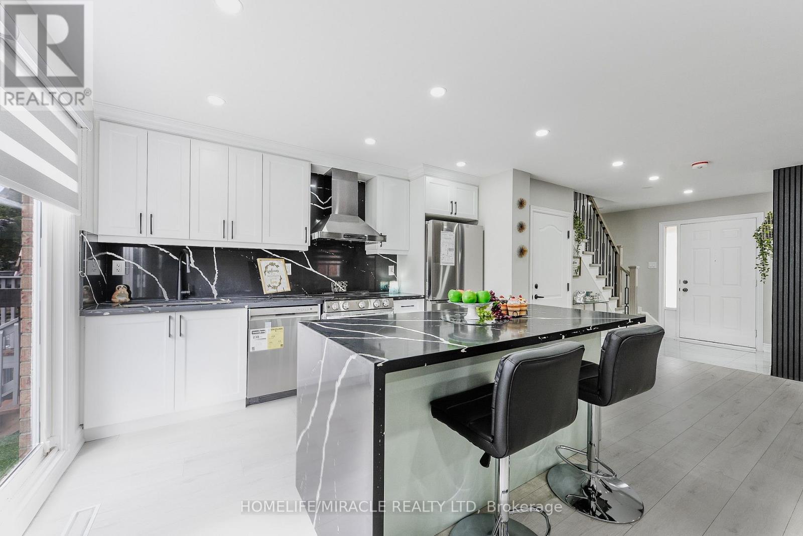 30 Peaceful Place, Brampton, Ontario  L6S 4E6 - Photo 13 - W12500592