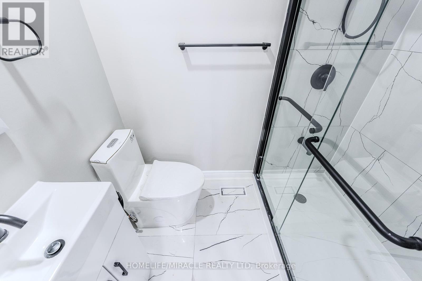 30 Peaceful Place, Brampton, Ontario  L6S 4E6 - Photo 23 - W12500592