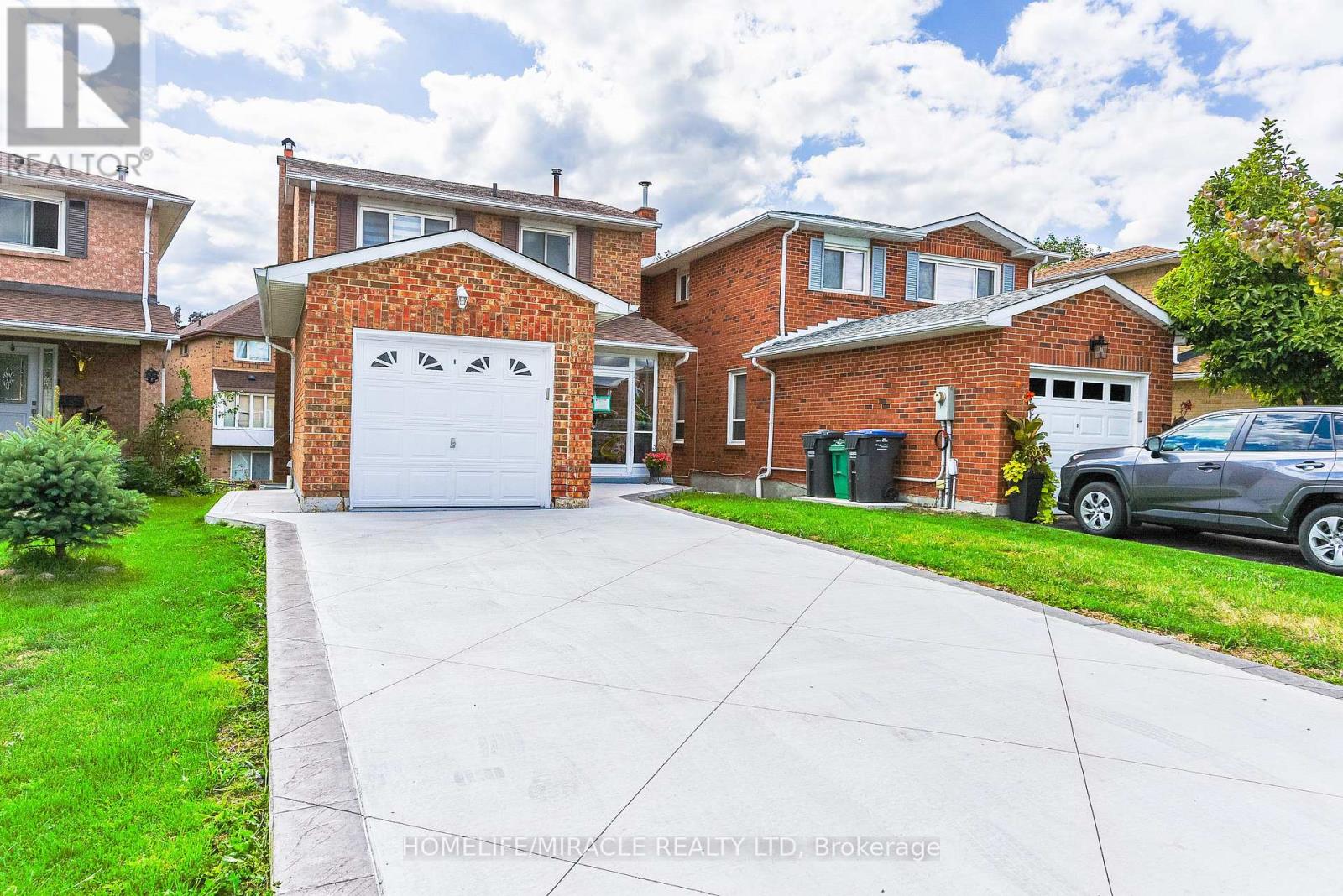 30 Peaceful Place, Brampton, Ontario  L6S 4E6 - Photo 5 - W12500592