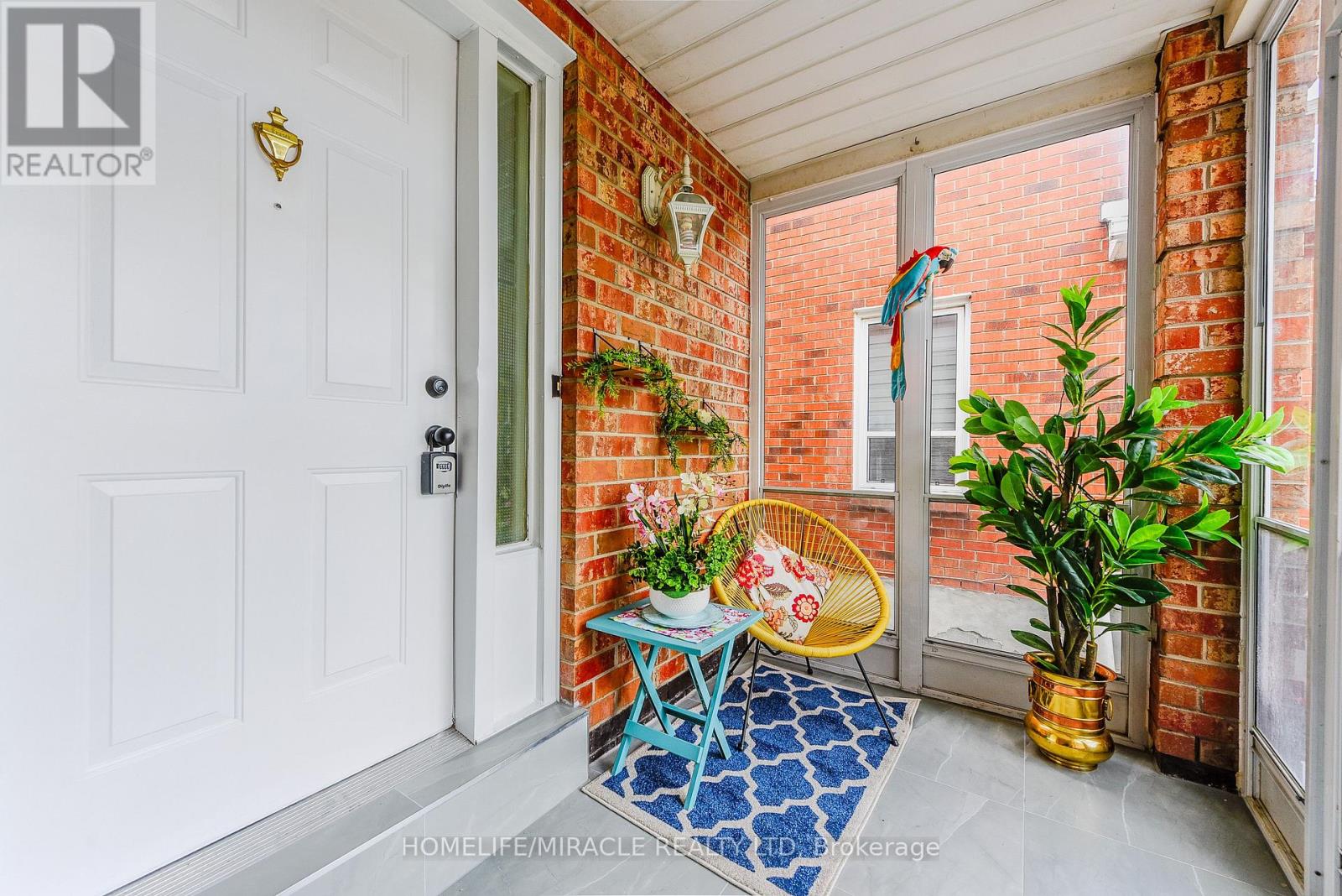 30 Peaceful Place, Brampton, Ontario  L6S 4E6 - Photo 7 - W12500592