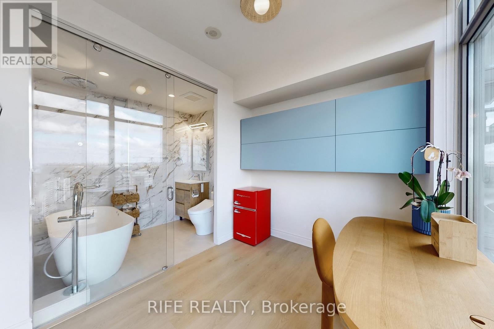 2512 - 103 The Queensway Avenue, Toronto, Ontario  M6S 5B3 - Photo 19 - W12500604