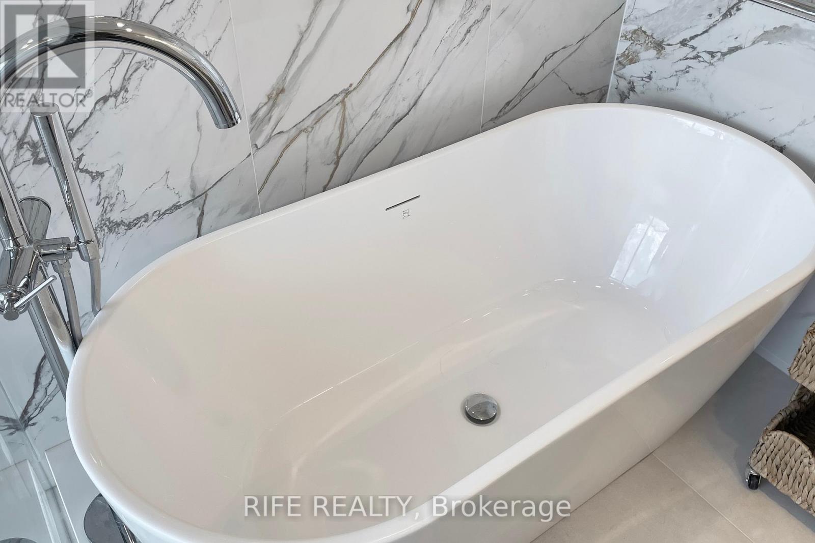 2512 - 103 The Queensway Avenue, Toronto, Ontario  M6S 5B3 - Photo 25 - W12500604