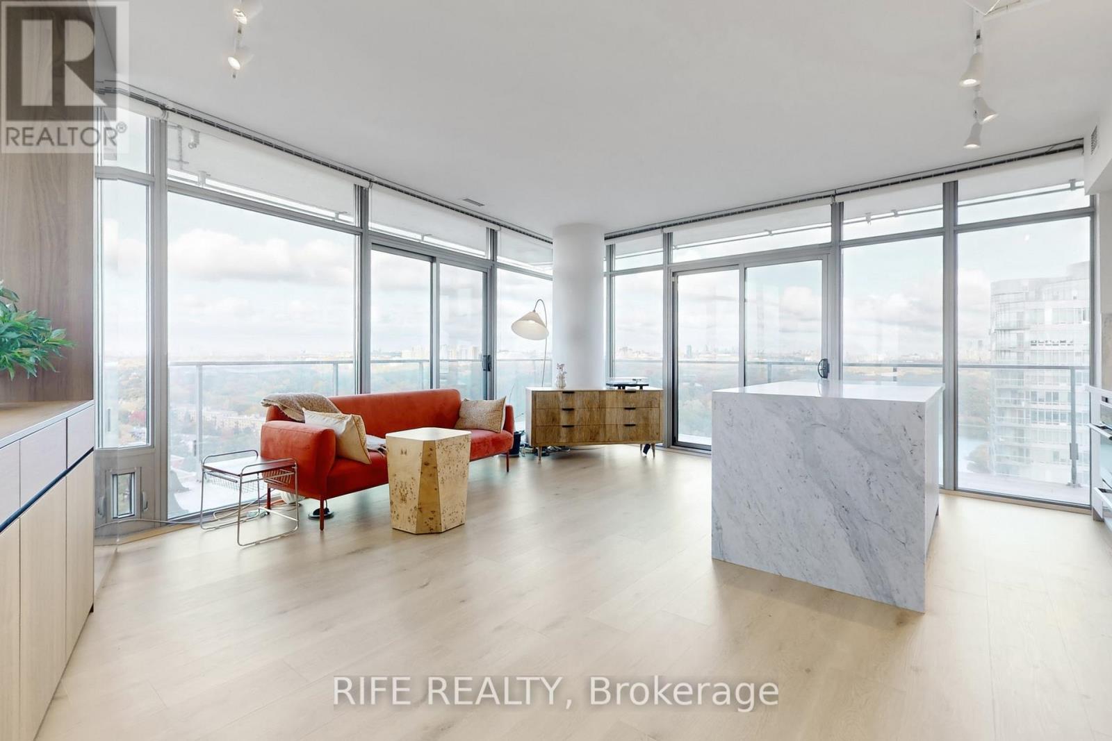 2512 - 103 The Queensway Avenue, Toronto, Ontario  M6S 5B3 - Photo 5 - W12500604