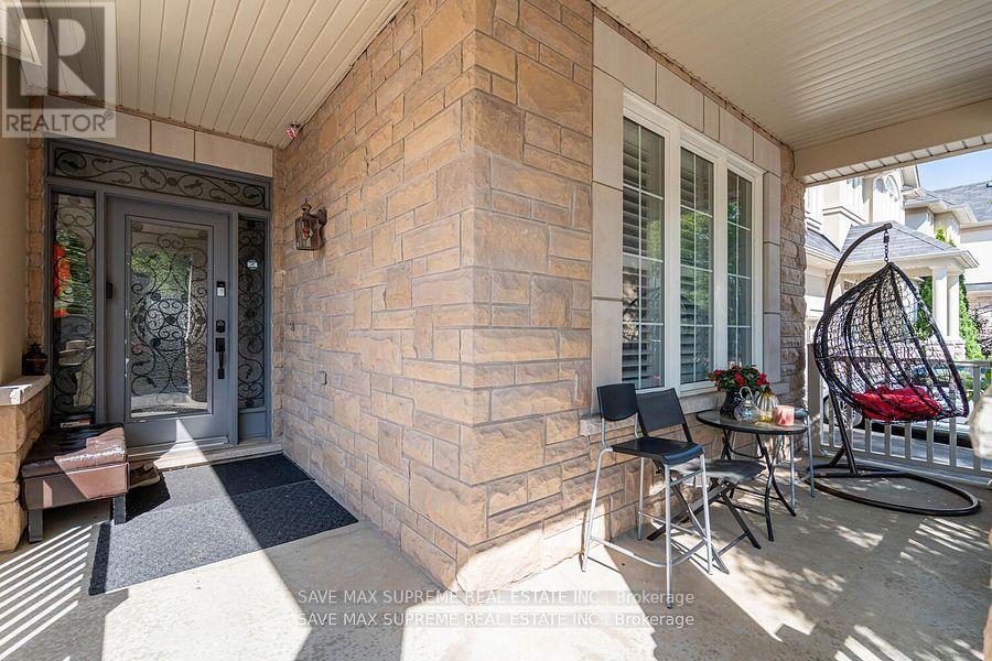 424 Tonelli Lane, Milton, Ontario  L9T 0N4 - Photo 4 - W12500610