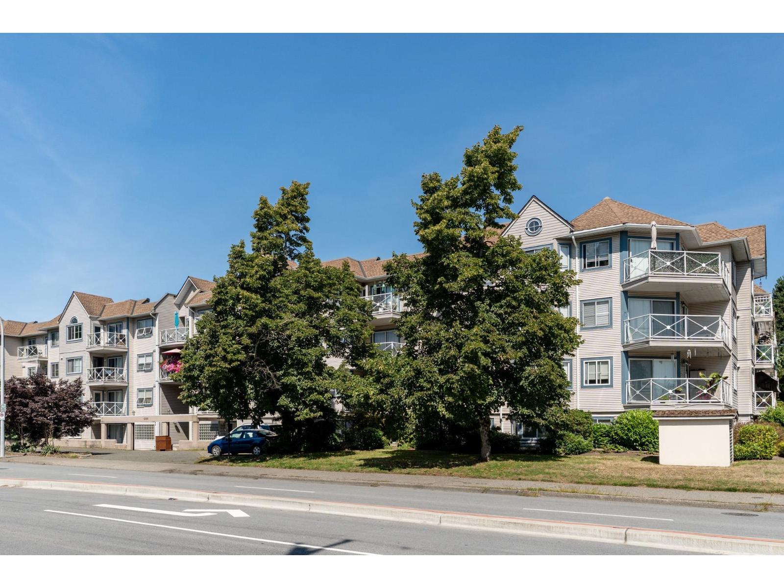 Property at 123 12101 80 AVENUE image 2