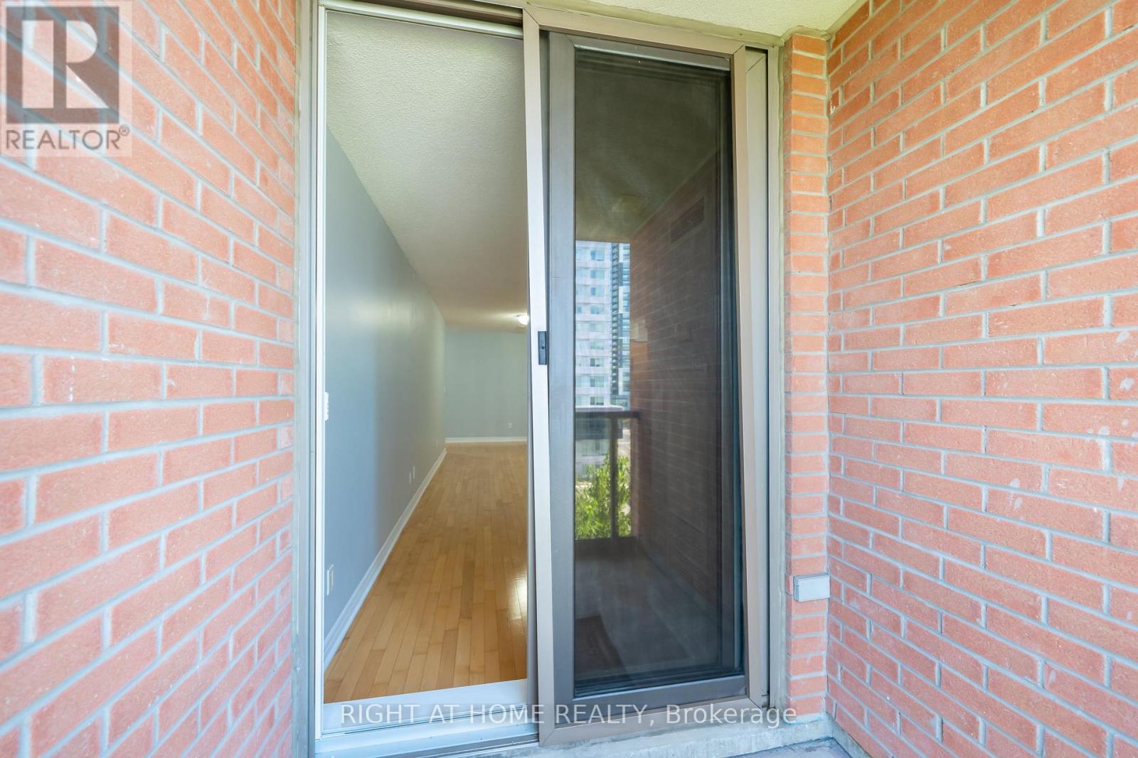 703 - 4080 Living Arts Drive, Mississauga, Ontario  L5B 4N3 - Photo 9 - W12455540