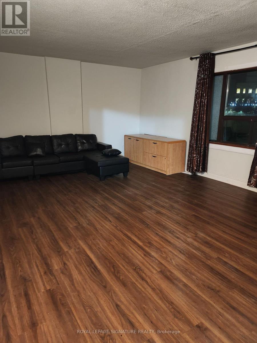 26 Trueman Street, Brampton, Ontario L6W 3B3 - Photo 21 - W12494028