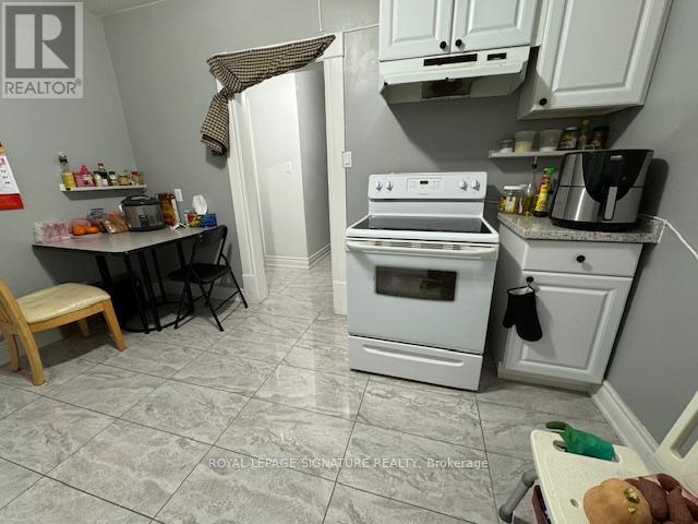 26 Trueman Street, Brampton, Ontario L6W 3B3 - Photo 5 - W12494028