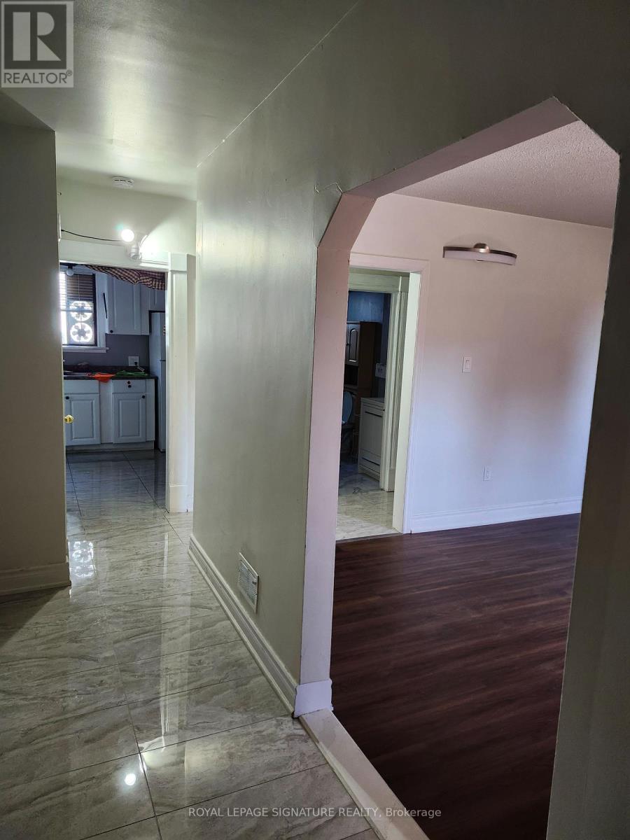 26 Trueman Street, Brampton, Ontario L6W 3B3 - Photo 8 - W12494028