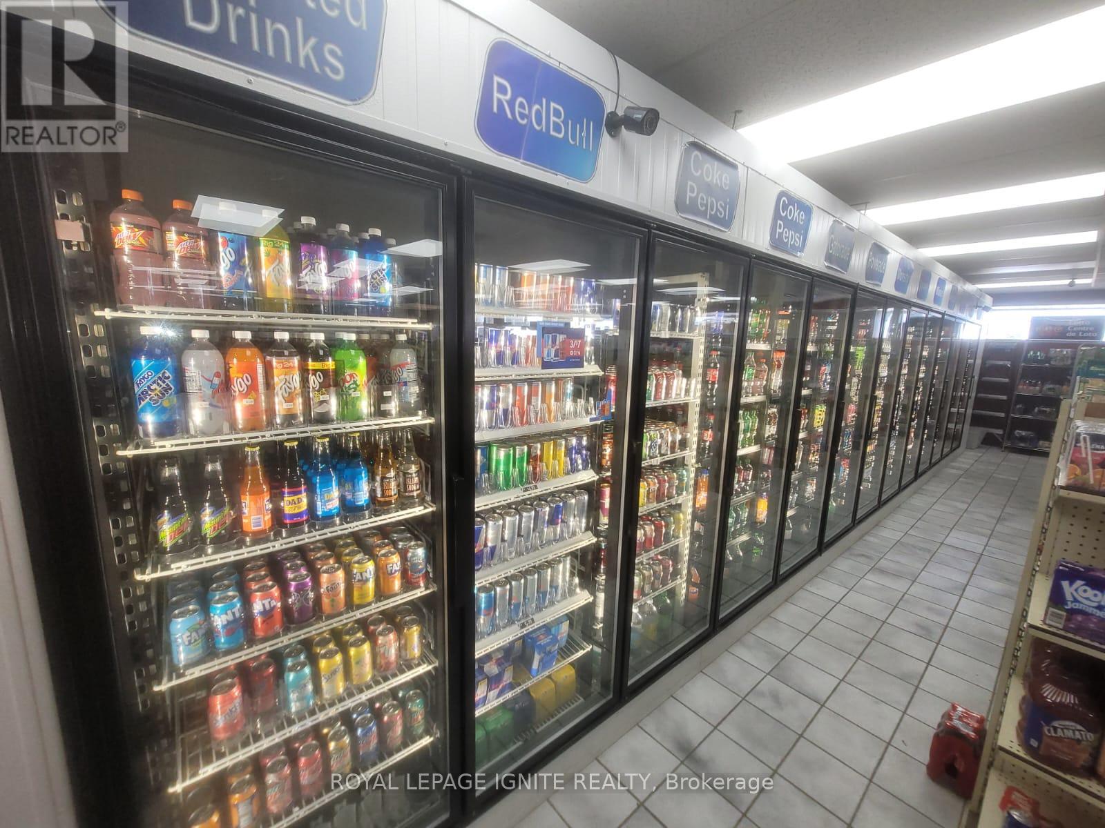 347 Erb Street W, Waterloo, Ontario  N2L 1W4 - Photo 2 - X12500618