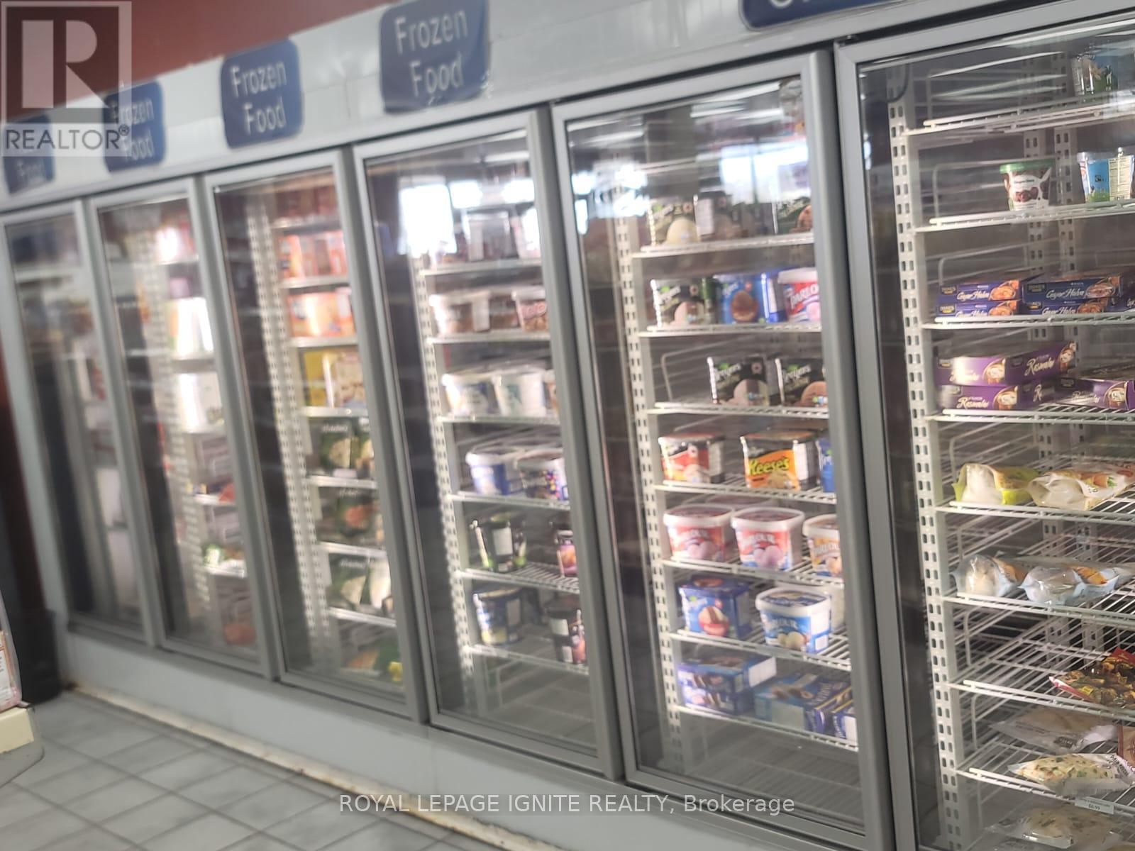 347 Erb Street W, Waterloo, Ontario  N2L 1W4 - Photo 3 - X12500618