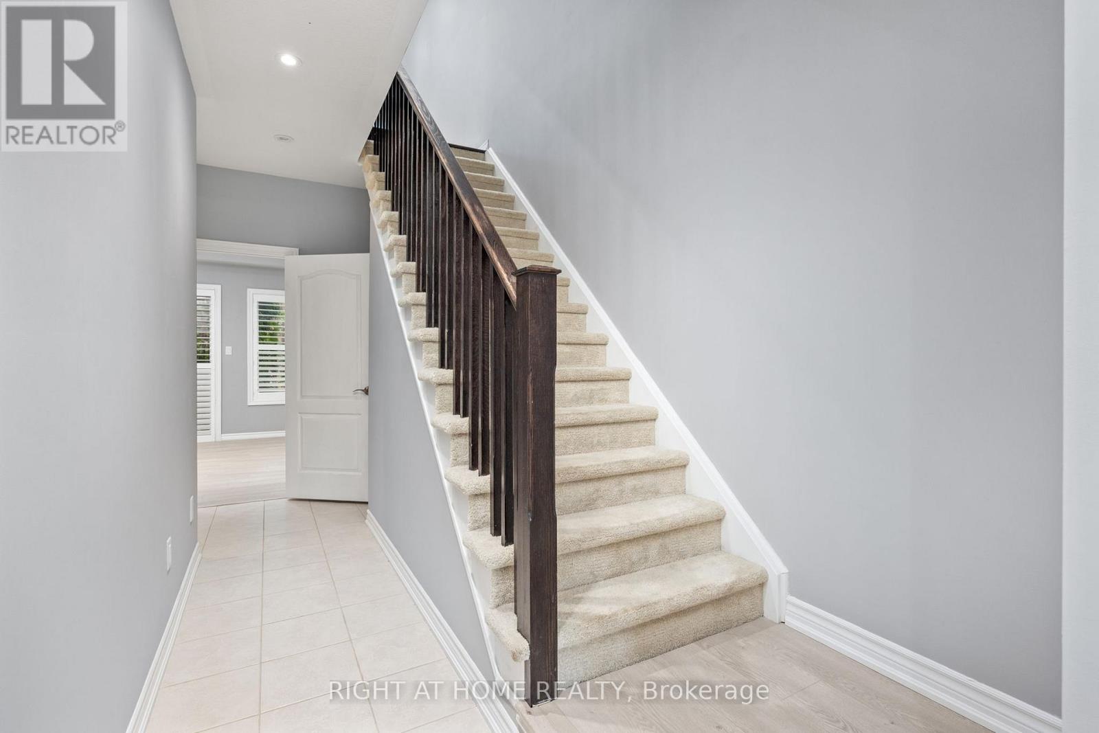 91 Borers Creek Circle, Hamilton, Ontario  L8B 1W3 - Photo 6 - X12500630