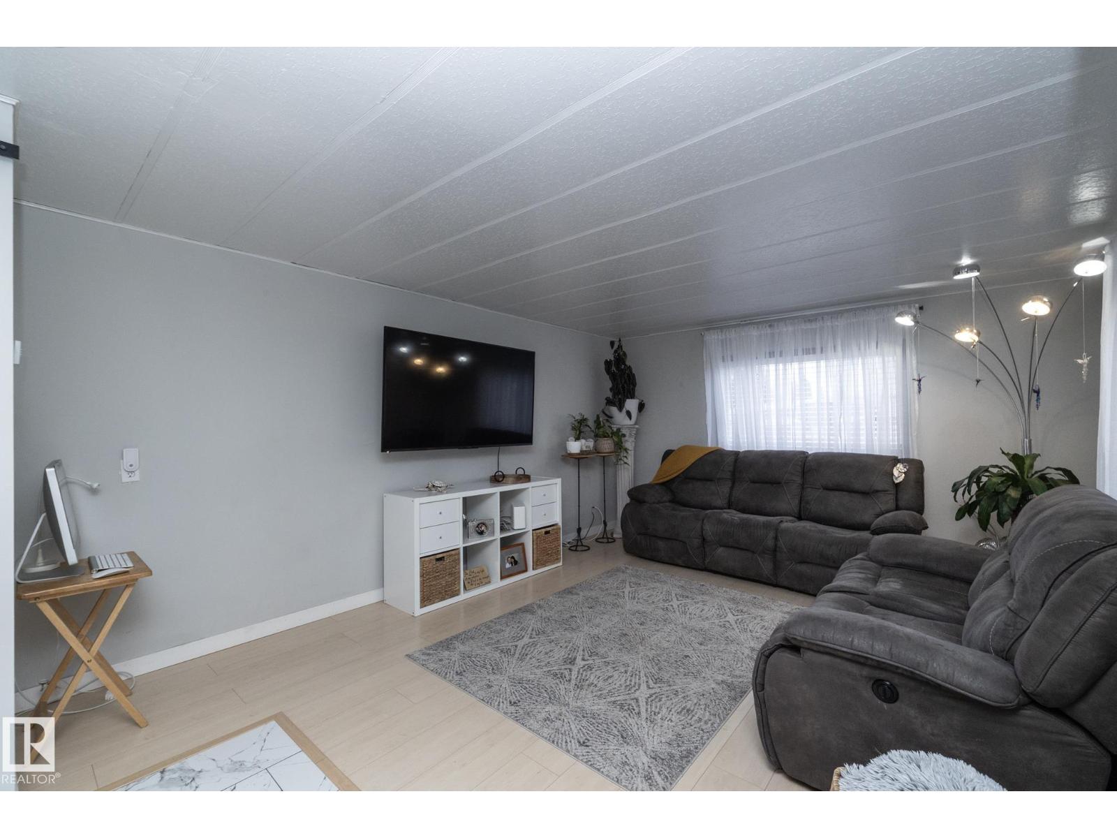 1011 West Mount Cr Nw, Edmonton, Alberta  T5S 1T6 - Photo 4 - E4464447