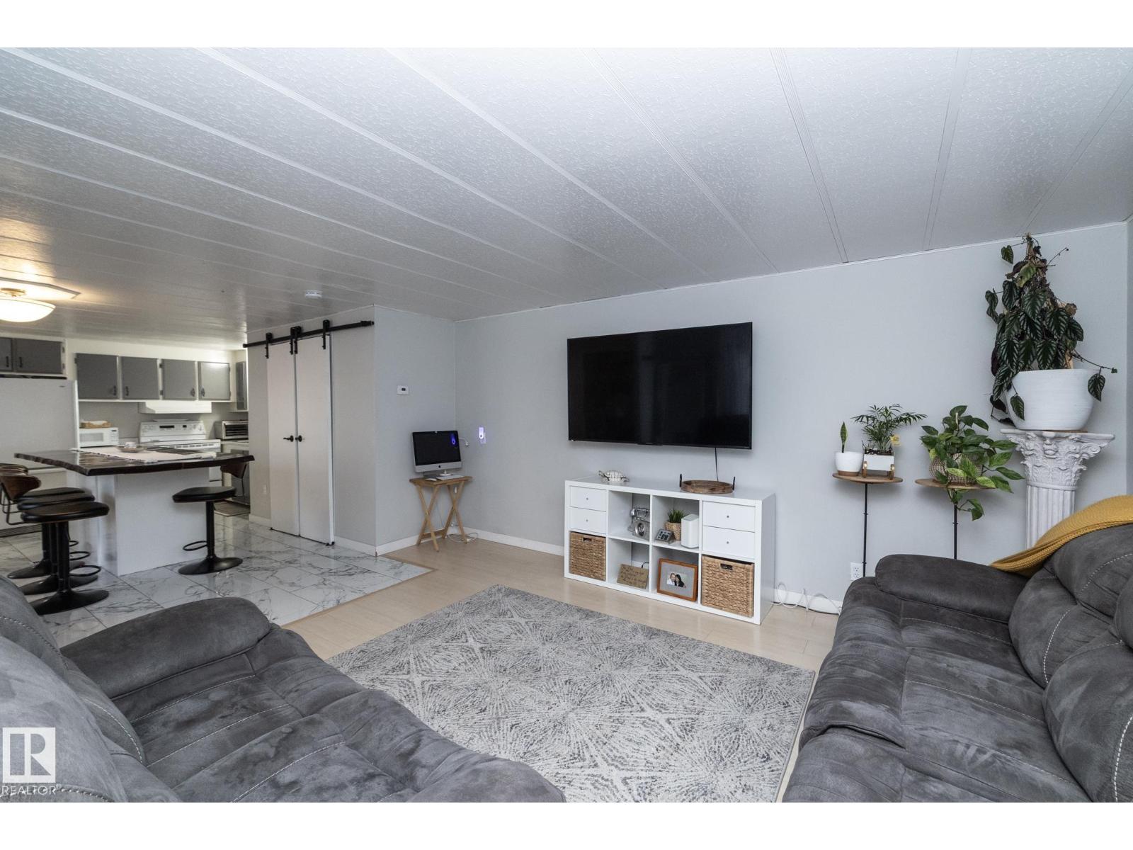 1011 West Mount Cr Nw, Edmonton, Alberta  T5S 1T6 - Photo 6 - E4464447