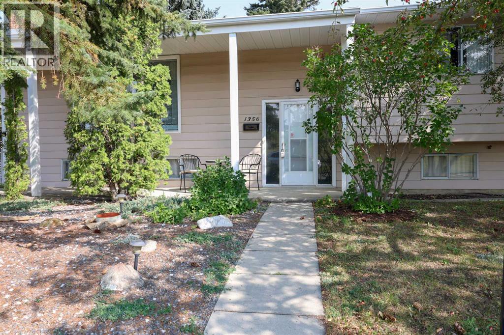 1356 Southdale Crescent Sw, Calgary, Alberta  T2W 1W2 - Photo 4 - A2248844
