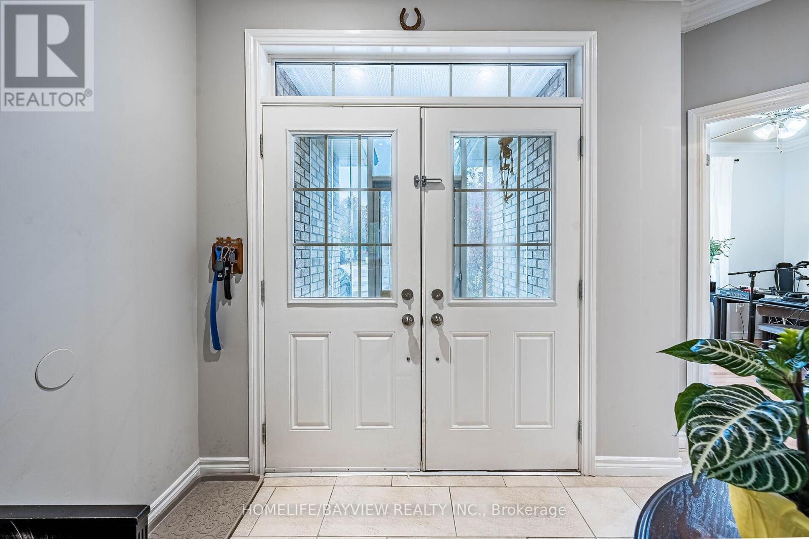 202 John Street W, Bradford West Gwillimbury (Bradford), Ontario  L3Z 1J5 - Photo 3 - N12500662