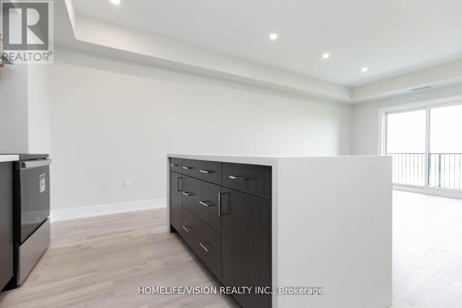 312 - 1 Chef Lane, Barrie, Ontario  L9J 0T1 - Photo 8 - S12500668