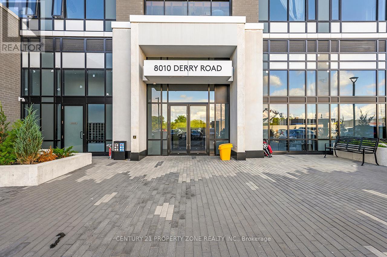 Th 105 - 8010 Derry Road W, Milton, Ontario  L9T 2X5 - Photo 2 - W12500670