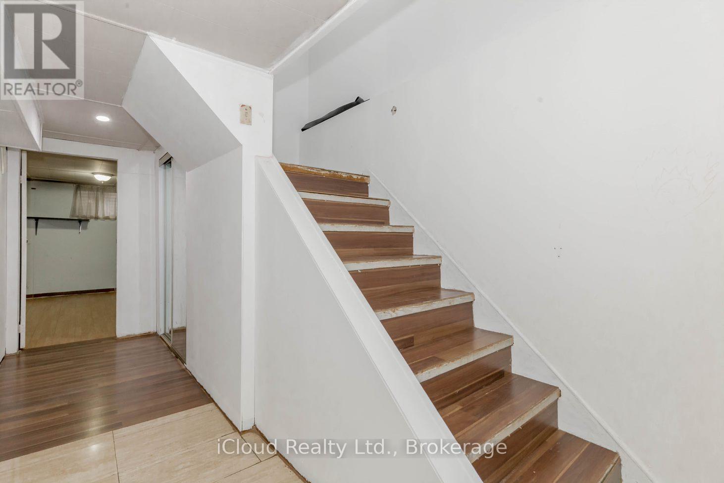 Unit 1 - 7406 Darcel Avenue E, Mississauga, Ontario  L4T 2X7 - Photo 22 - W12497808