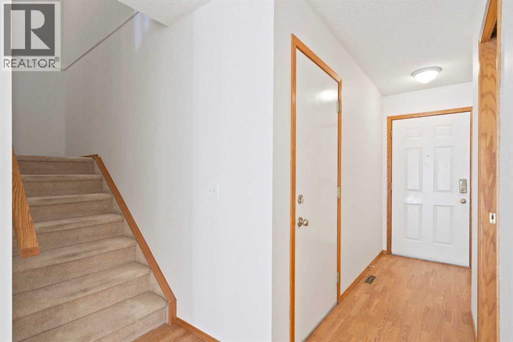 185 Mt Douglas Manor Se, Calgary, Alberta  T2Z 3C8 - Photo 3 - A2263822