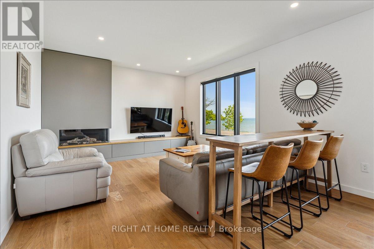 17 Bluewater Parkway, Haldimand, Ontario  N0A 1P0 - Photo 12 - X12500664