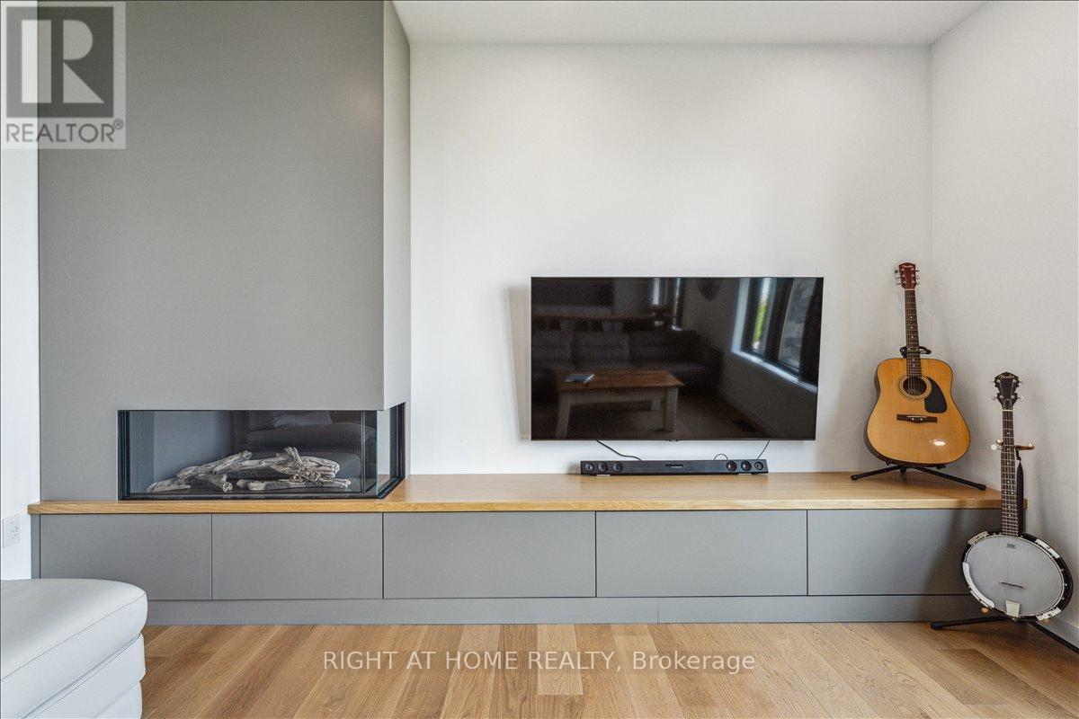 17 Bluewater Parkway, Haldimand, Ontario  N0A 1P0 - Photo 14 - X12500664