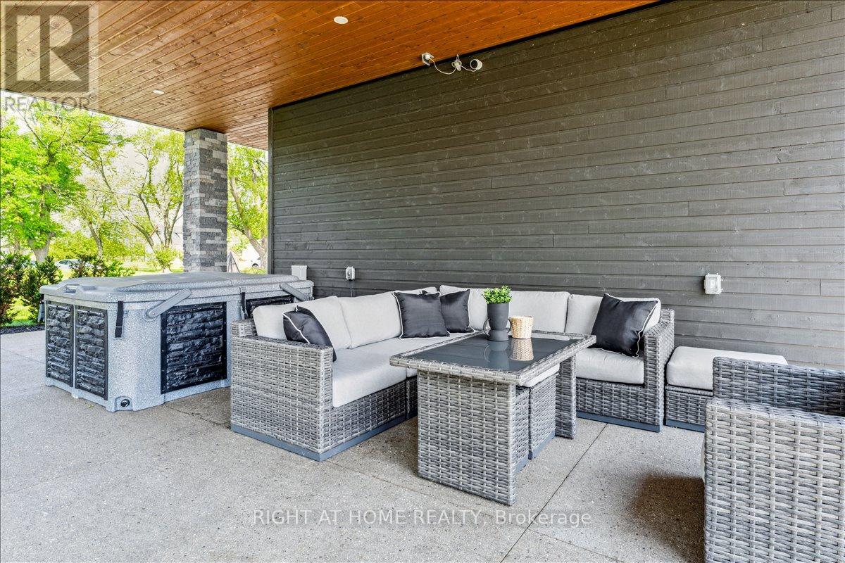 17 Bluewater Parkway, Haldimand, Ontario  N0A 1P0 - Photo 46 - X12500664