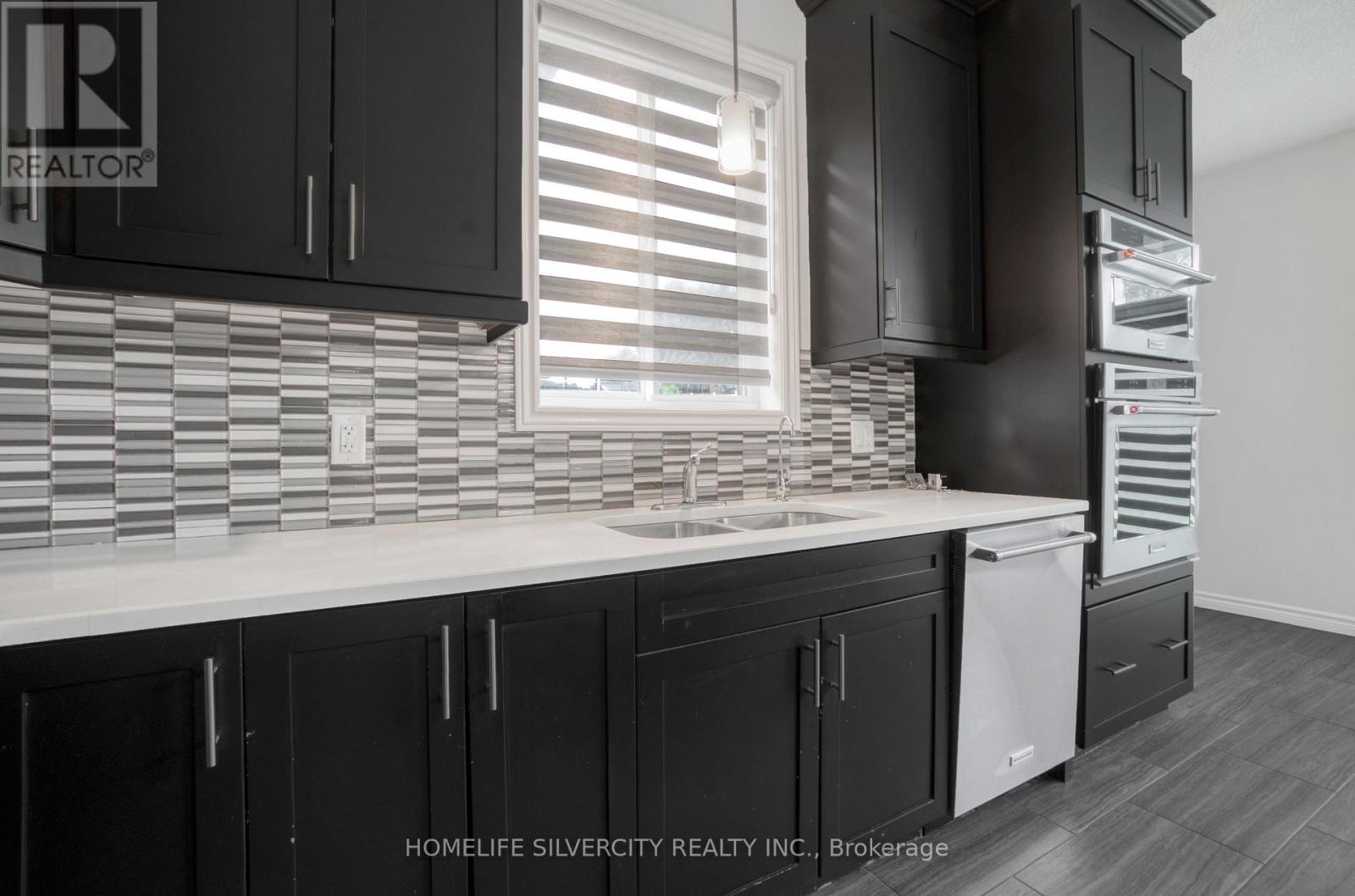 13 Hartfield Street, Ingersoll, Ontario  N5C 0C5 - Photo 16 - X12500686