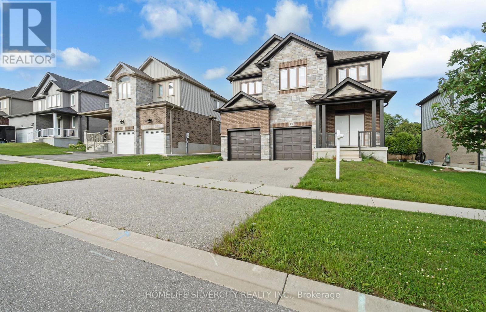 13 Hartfield Street, Ingersoll, Ontario  N5C 0C5 - Photo 2 - X12500686