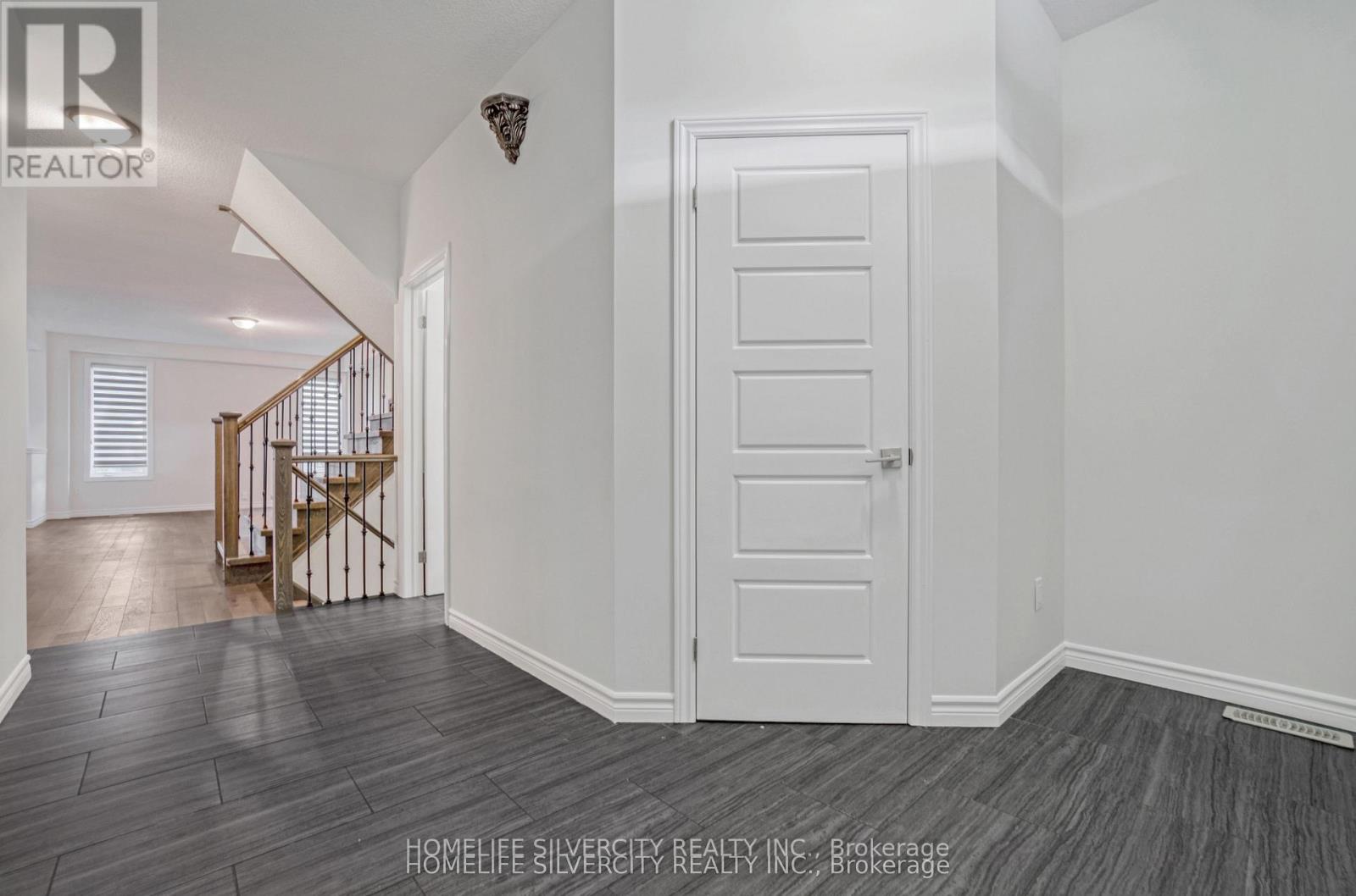 13 Hartfield Street, Ingersoll, Ontario  N5C 0C5 - Photo 4 - X12500686