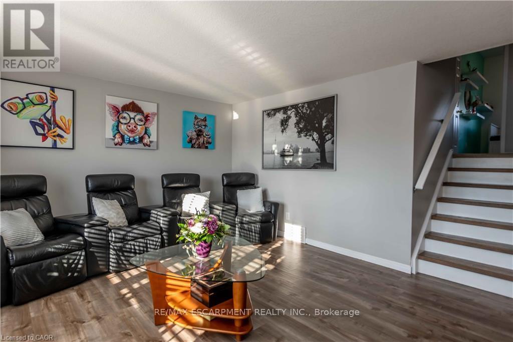 136 Donnenwerth Drive, Kitchener, Ontario  N2E 4C8 - Photo 14 - X12500696