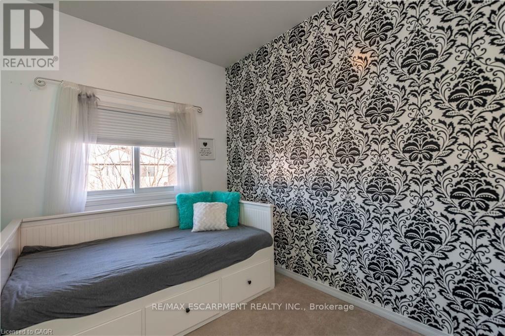 136 Donnenwerth Drive, Kitchener, Ontario  N2E 4C8 - Photo 17 - X12500696