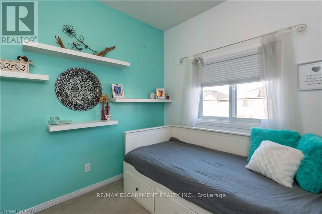 136 Donnenwerth Drive, Kitchener, Ontario  N2E 4C8 - Photo 18 - X12500696