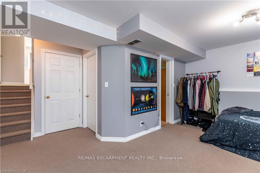 136 Donnenwerth Drive, Kitchener, Ontario  N2E 4C8 - Photo 26 - X12500696