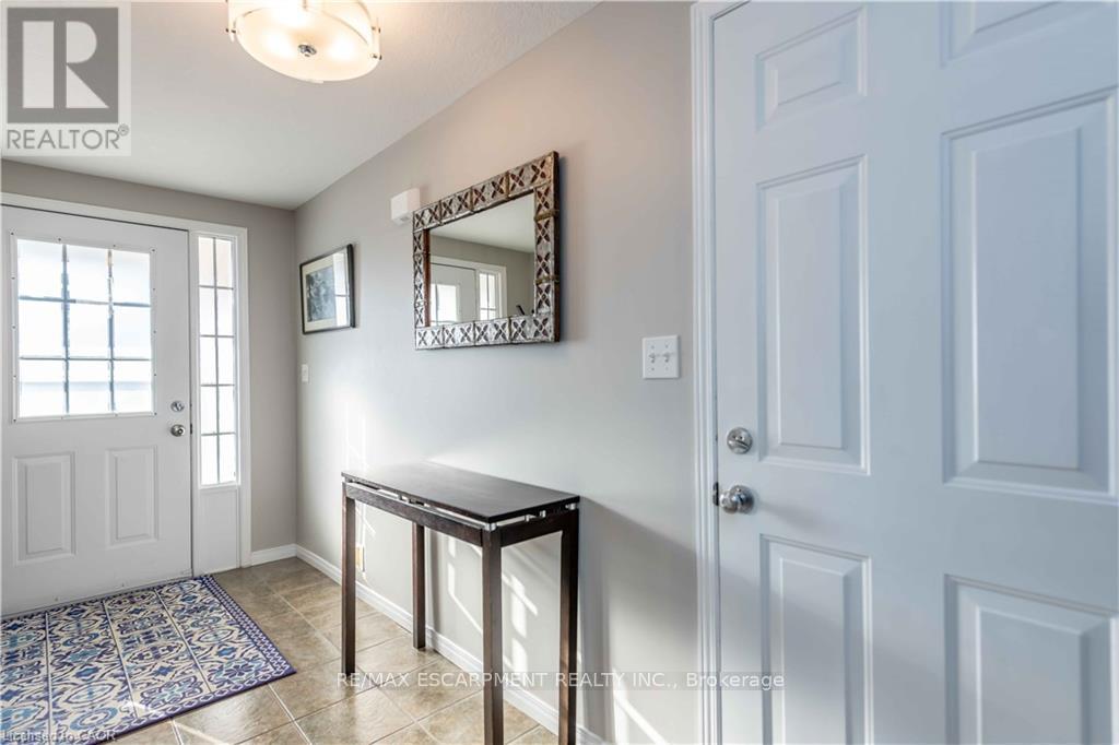 136 Donnenwerth Drive, Kitchener, Ontario  N2E 4C8 - Photo 3 - X12500696