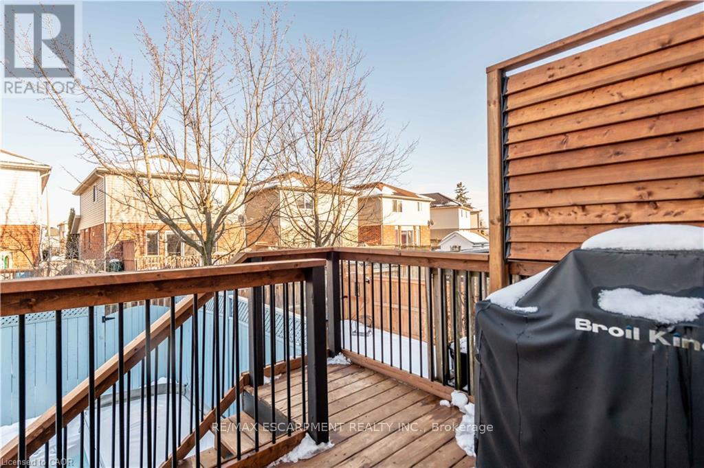 136 Donnenwerth Drive, Kitchener, Ontario  N2E 4C8 - Photo 32 - X12500696