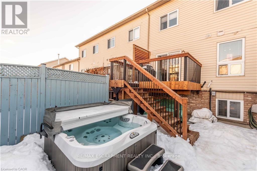 136 Donnenwerth Drive, Kitchener, Ontario  N2E 4C8 - Photo 33 - X12500696