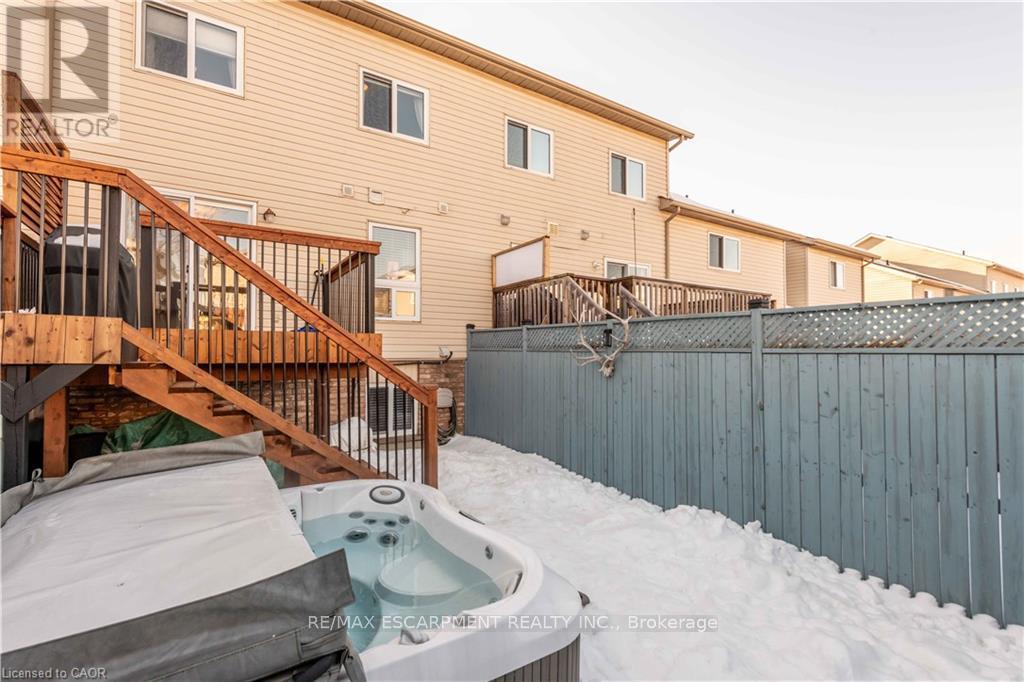 136 Donnenwerth Drive, Kitchener, Ontario  N2E 4C8 - Photo 34 - X12500696