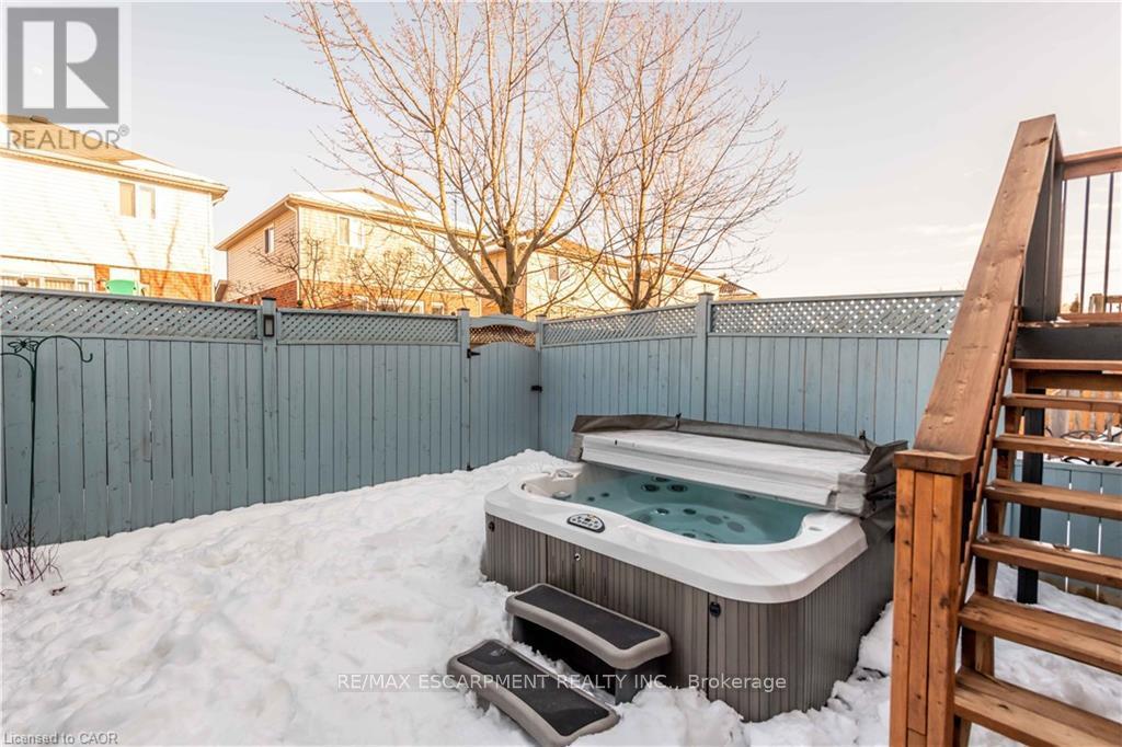 136 Donnenwerth Drive, Kitchener, Ontario  N2E 4C8 - Photo 35 - X12500696