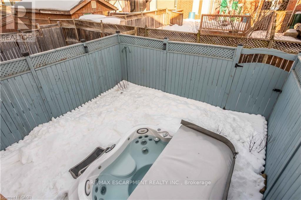 136 Donnenwerth Drive, Kitchener, Ontario  N2E 4C8 - Photo 36 - X12500696