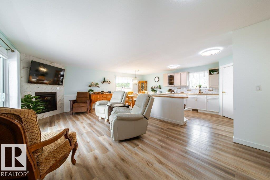 118 2 St W, Rural Wetaskiwin County, Alberta  T0C 0A0 - Photo 13 - E4464448