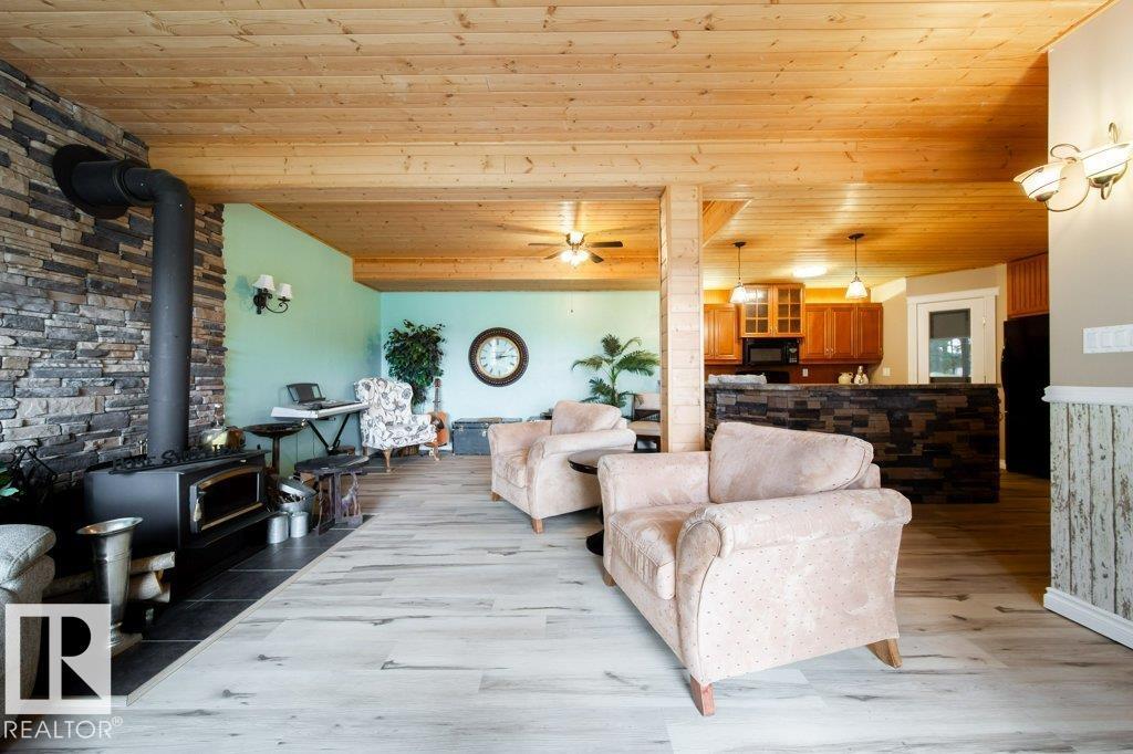 118 2 St W, Rural Wetaskiwin County, Alberta  T0C 0A0 - Photo 30 - E4464448